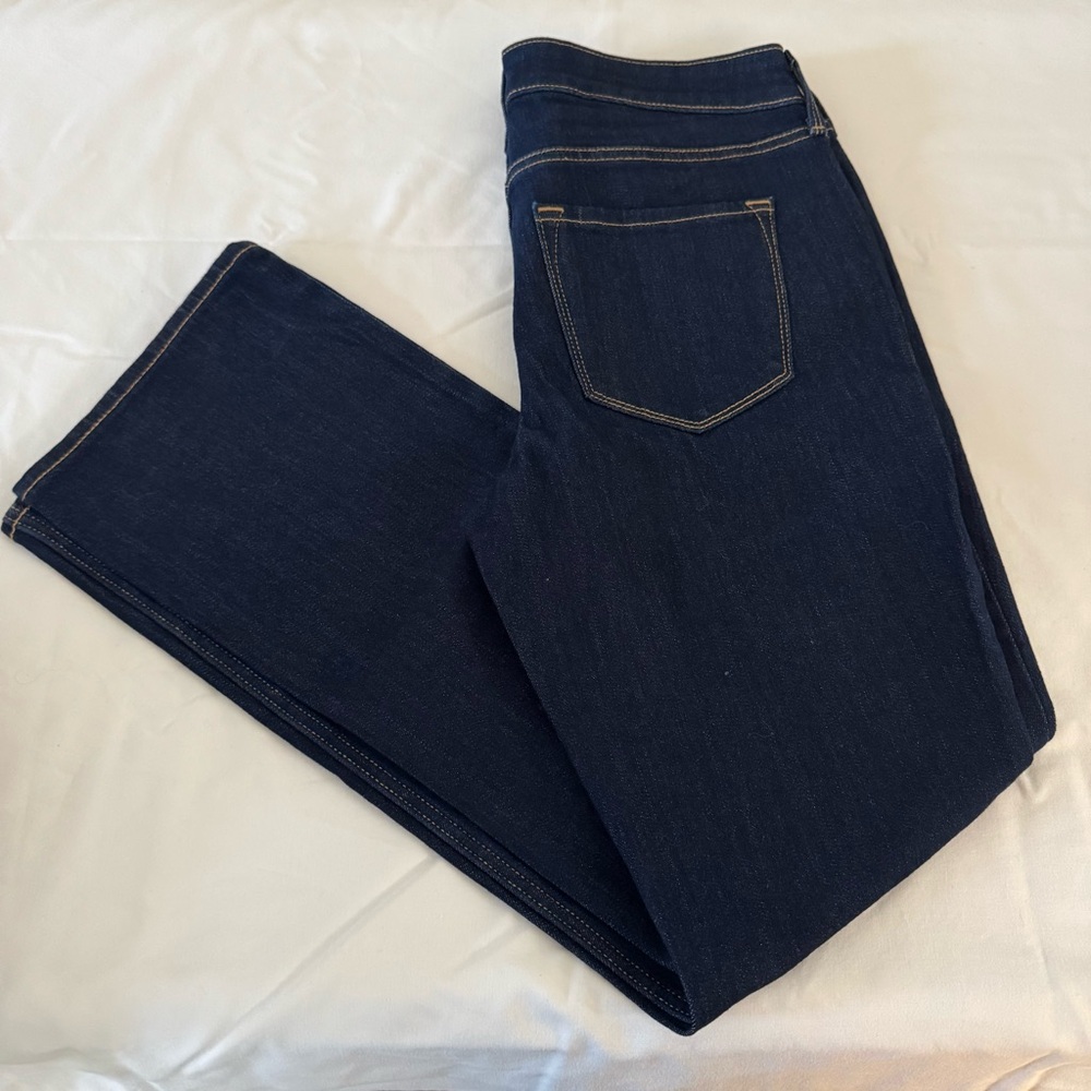 Old Navy Mid-Rise Wow Boot cut
Size 10
